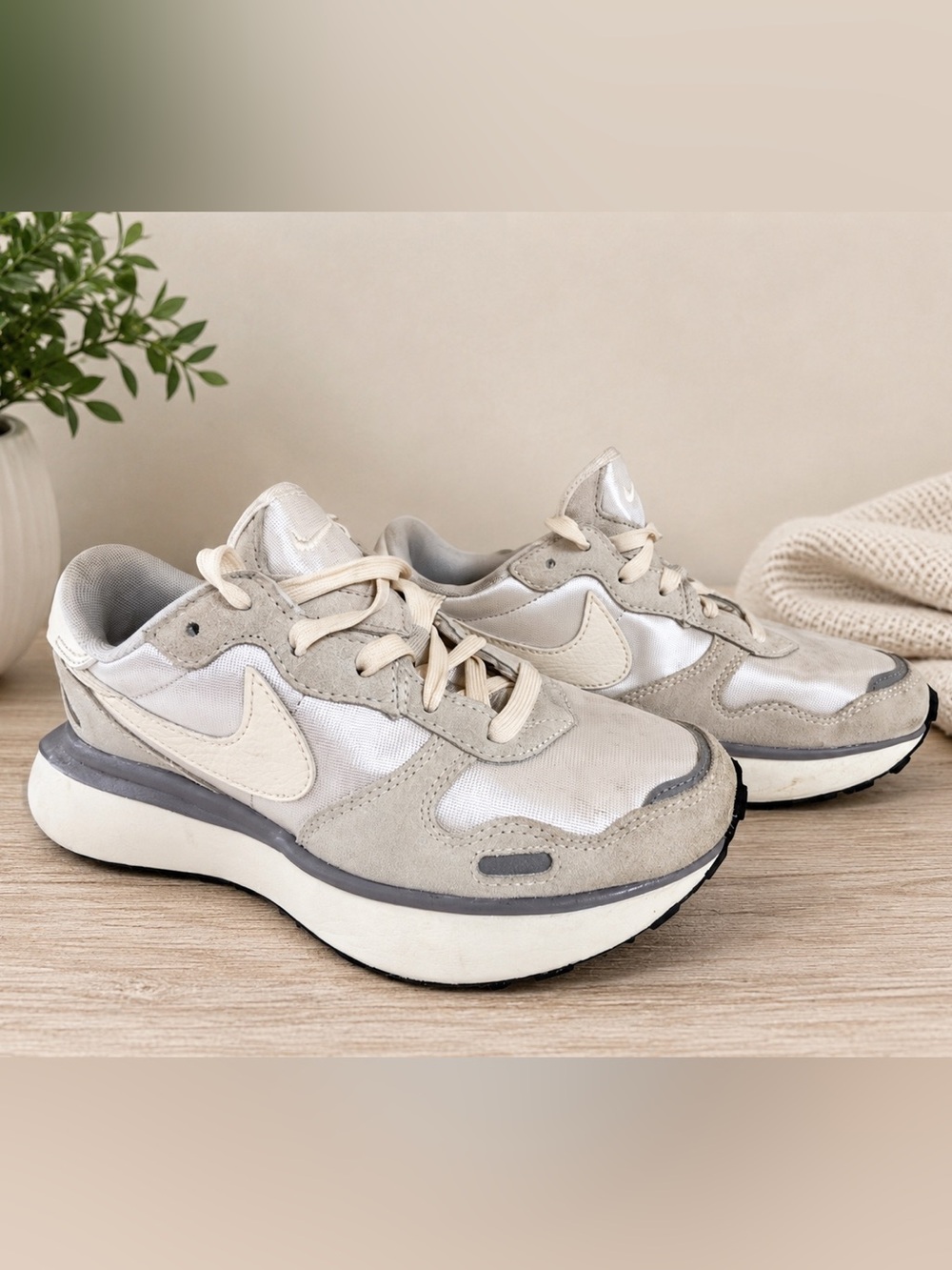 Nike Light Wash Ankle Straight Jeans